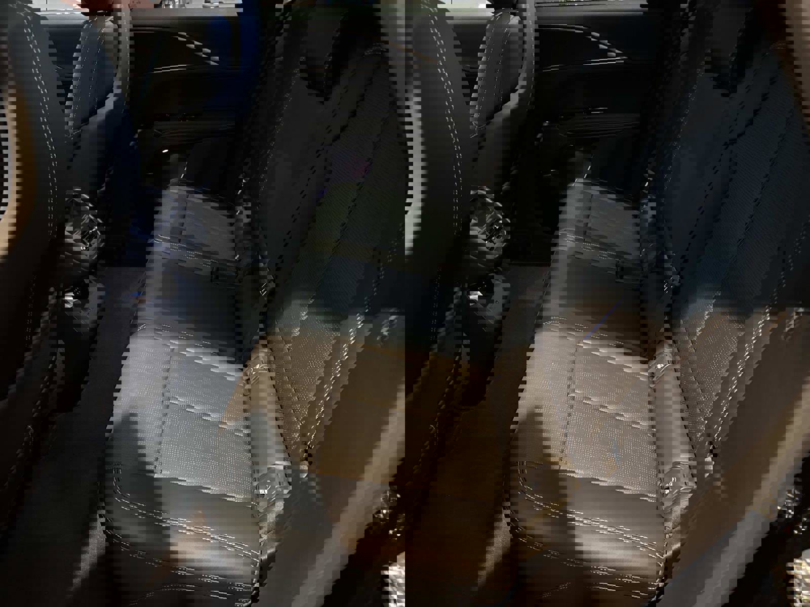 New 2025 Cadillac Lyriq Luxury image 11