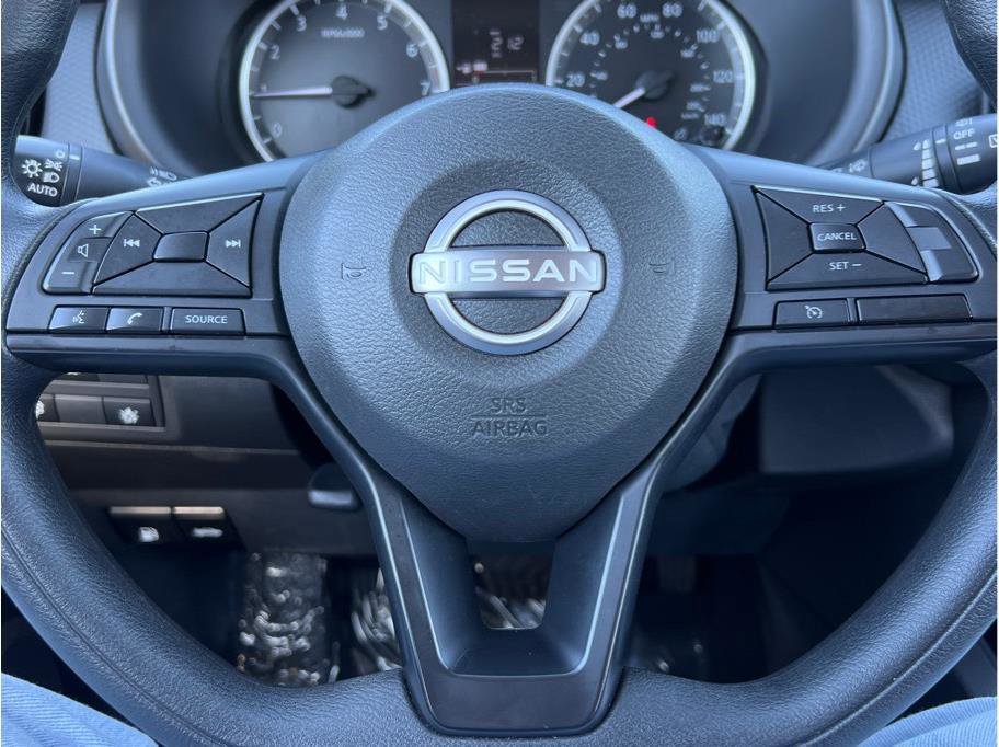 Used 2024 Nissan Kicks S image 11