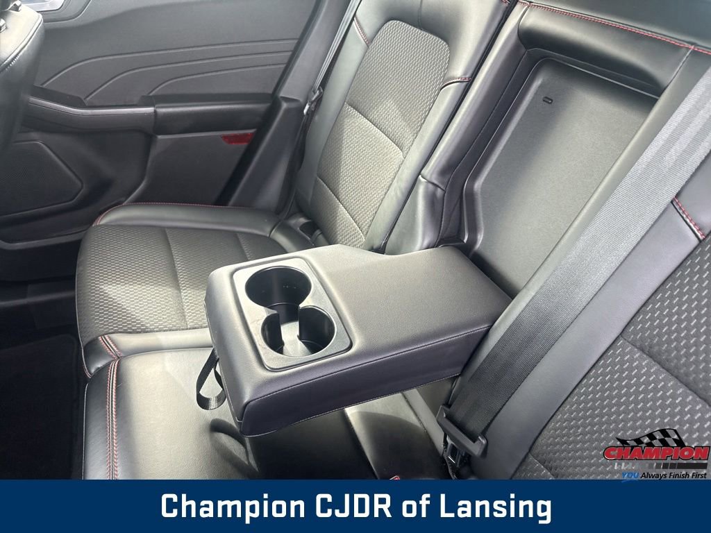 Used 2025 Ford Escape ST-Line Select AWD/4WD image 33