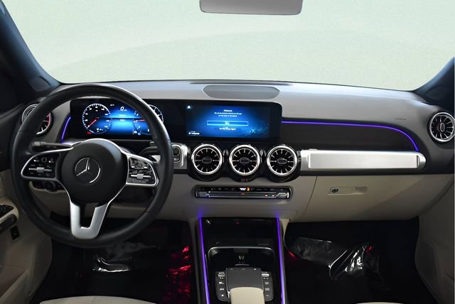 Used 2023 Mercedes-Benz GLB 250 4MATIC image 5