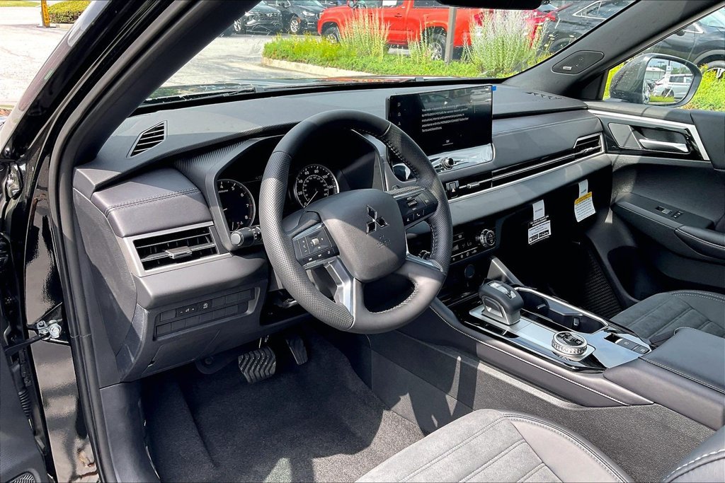 New 2026 Mitsubishi Outlander LE AWD/4WD image 6