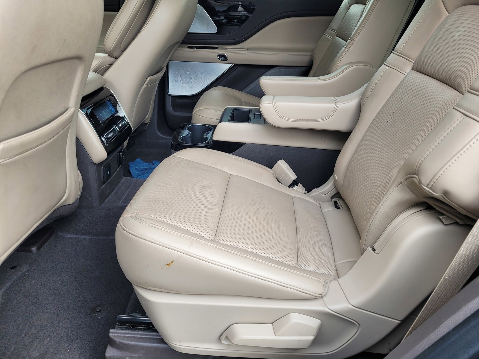 Used 2023 Lincoln Aviator Reserve w/ Equipment Group 201A image 10