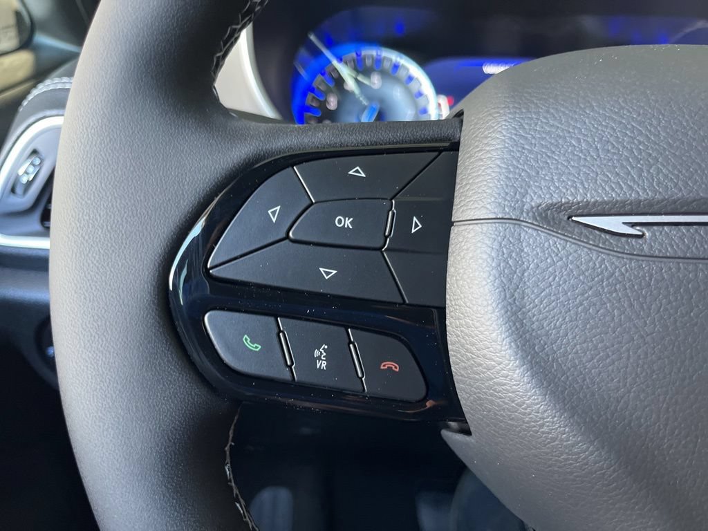 New 2027 Chrysler Pacifica Limited FWD image 29
