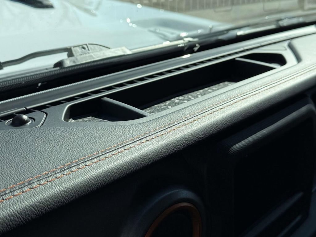 Used 2021 Jeep Gladiator Mojave w/ Cold Weather Group image 27