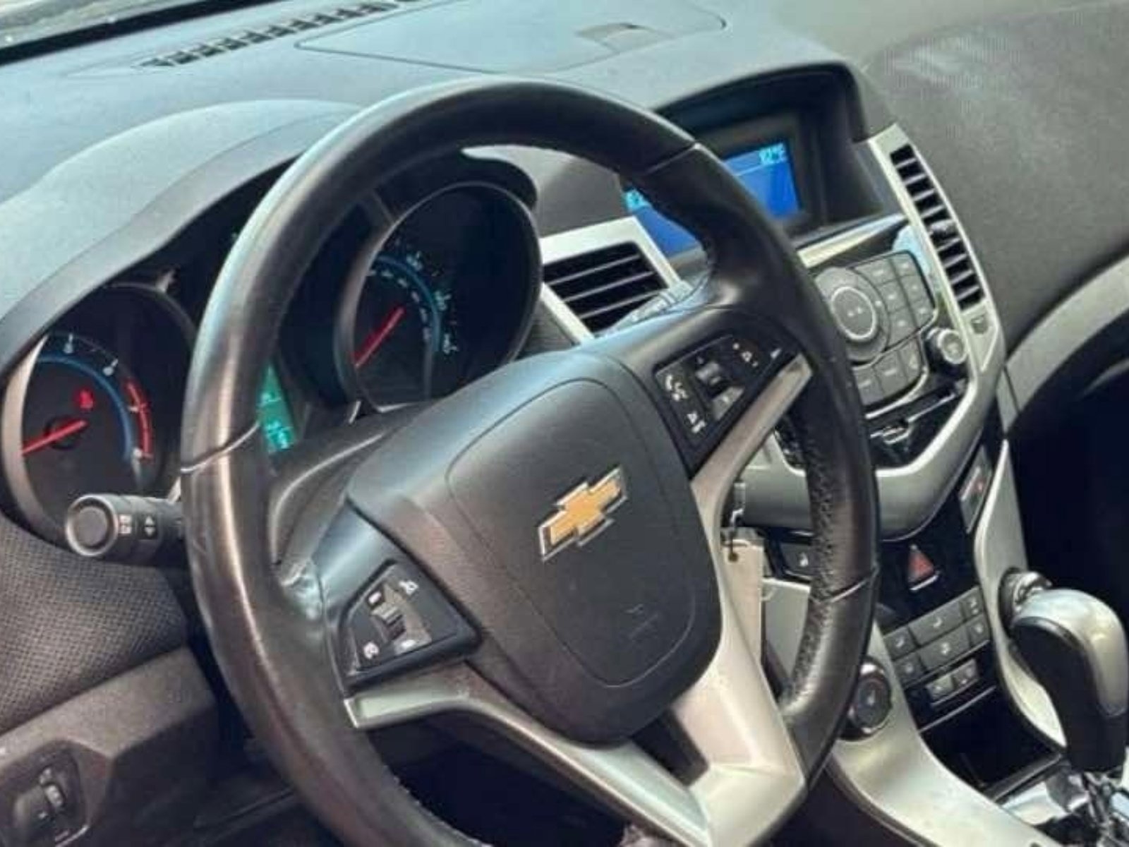 Used 2012 Chevrolet Cruze LT FWD image 4