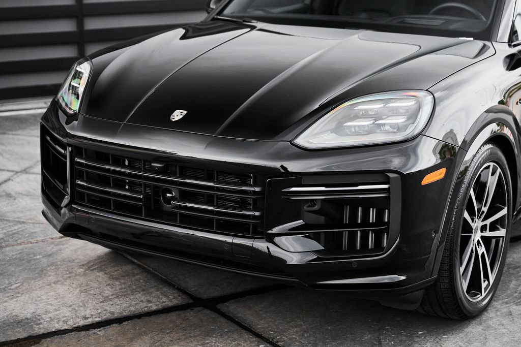 Used 2026 Porsche Cayenne Turbo image 6