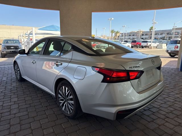 Used 2024 Nissan Altima 2.5 SV image 3