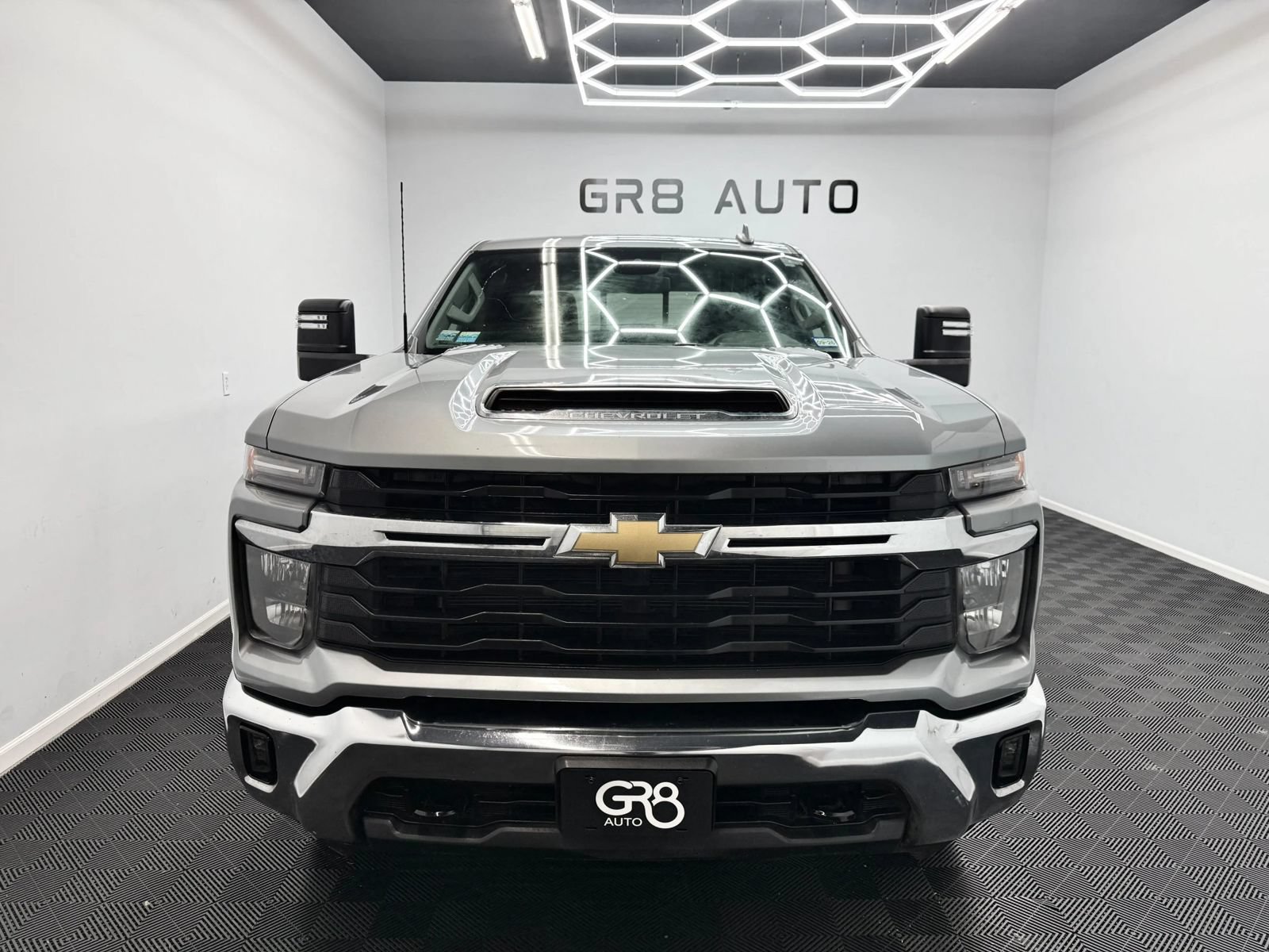 Used 2024 Chevrolet Silverado 2500 LT w/ Convenience Package AWD/4WD image 2