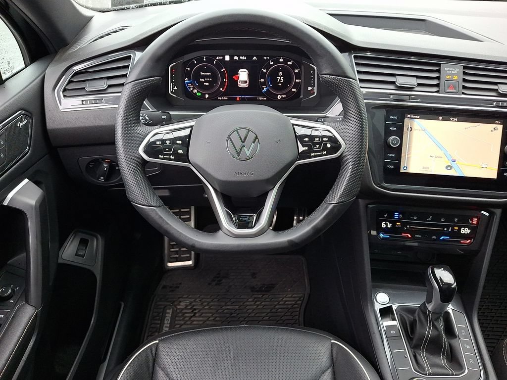 Used 2023 Volkswagen Tiguan SEL R-Line AWD/4WD image 2