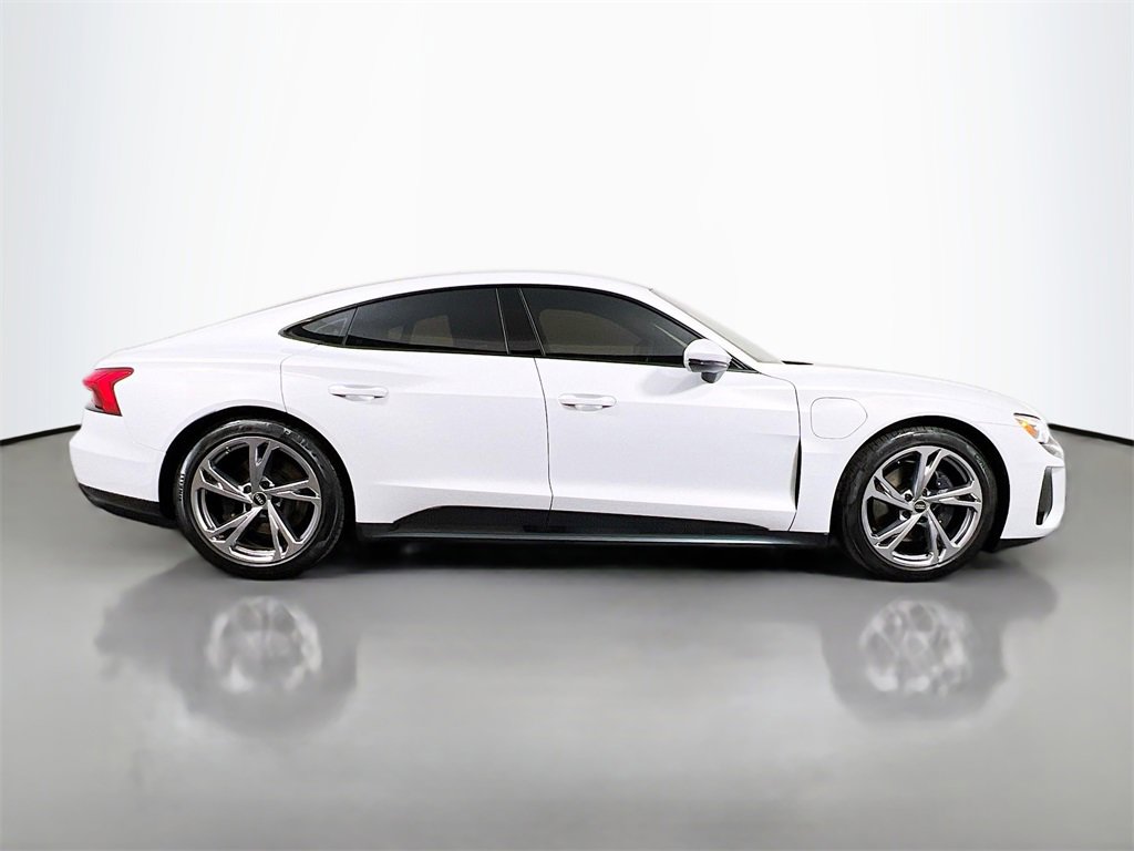 Used 2024 Audi e-tron GT Premium Plus image 8