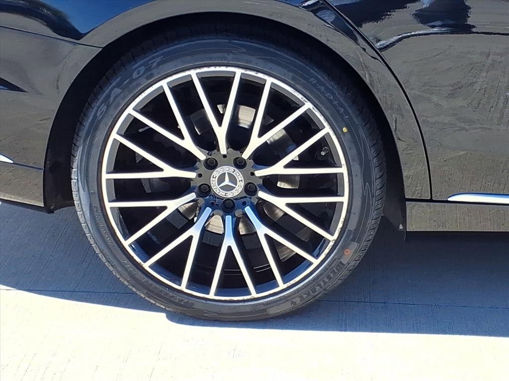 Used 2017 Mercedes-Benz S 550 Sedan image 15