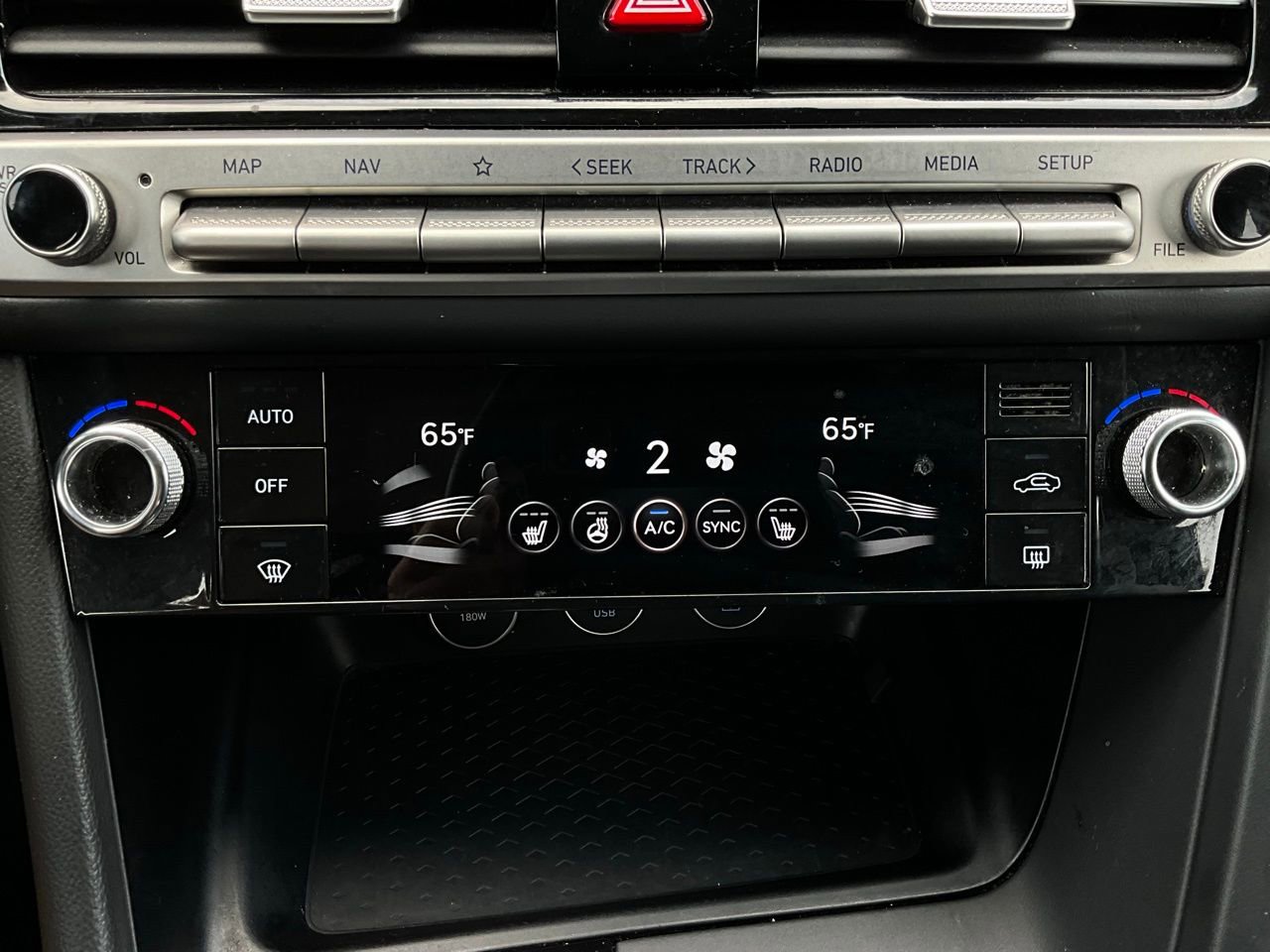 Used 2025 Genesis G70 2.5T image 26