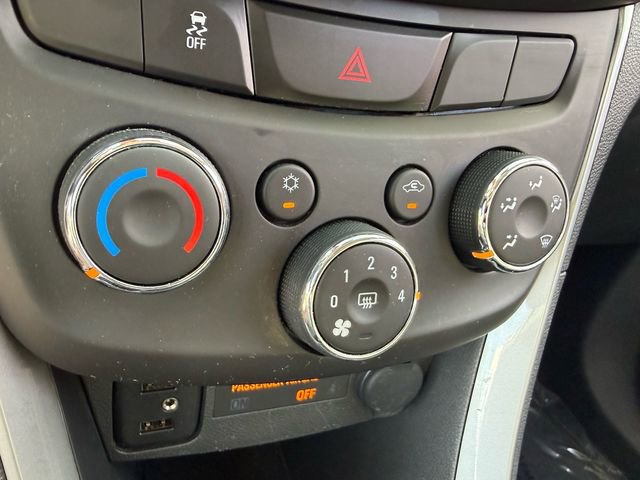 Used 2019 Chevrolet Trax LT w/ LT Convenience Package image 25