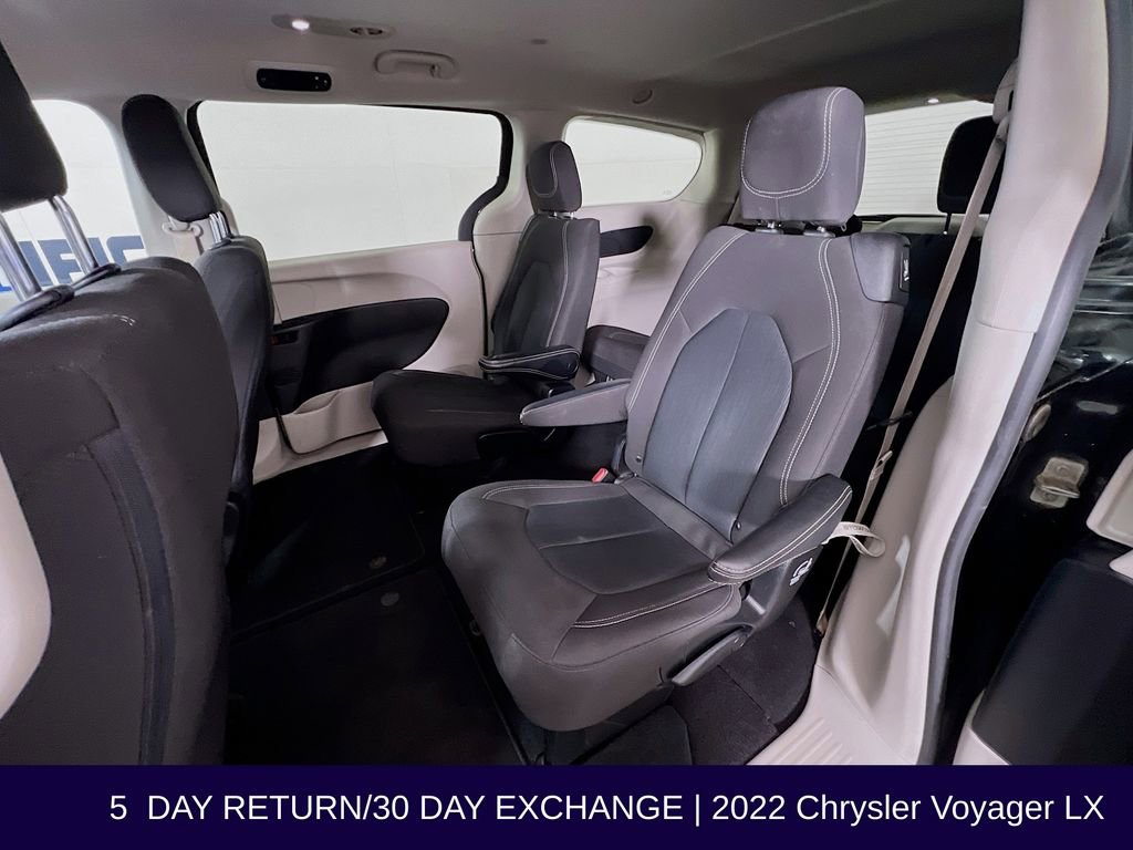 Used 2022 Chrysler Voyager LX image 26