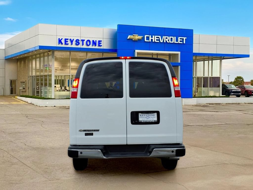 Used 2024 Chevrolet Express 3500 LT w/ LT Preferred Equipment Group RWD image 6