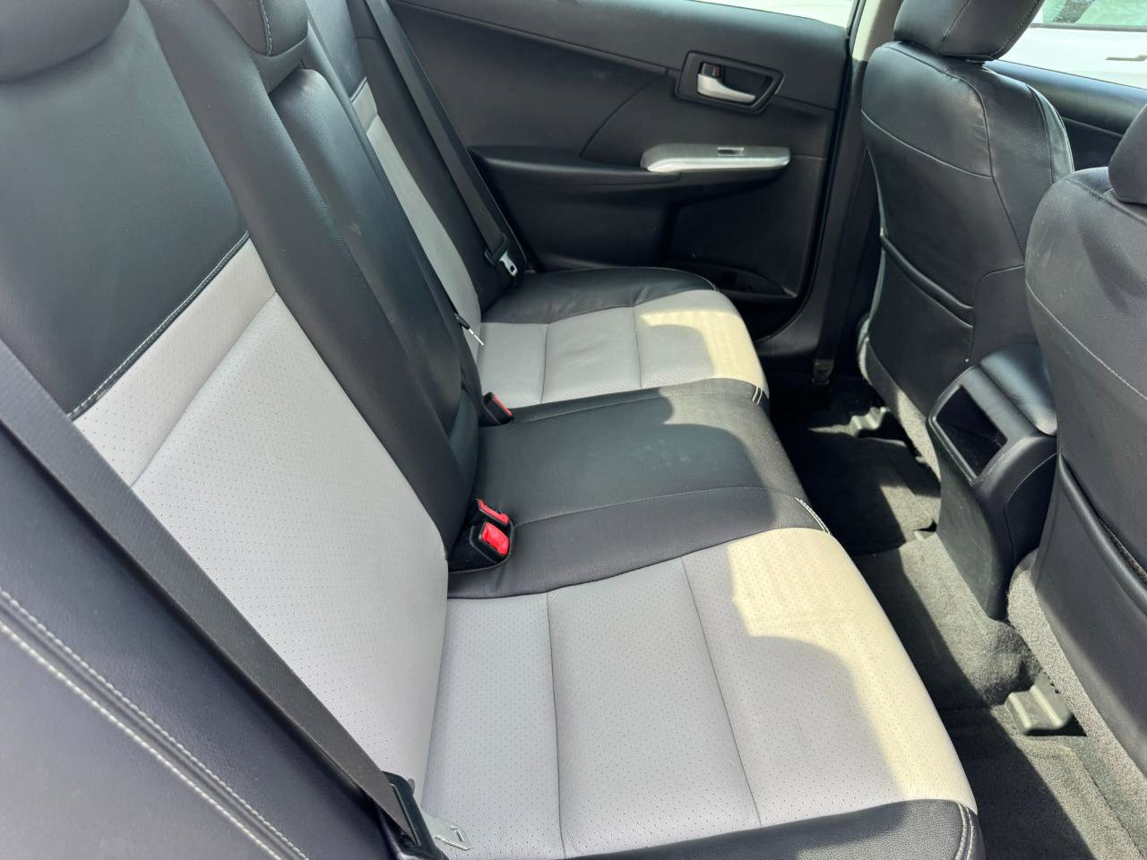 Used 2012 Toyota Camry SE w/ Convenience Pkg FWD image 27