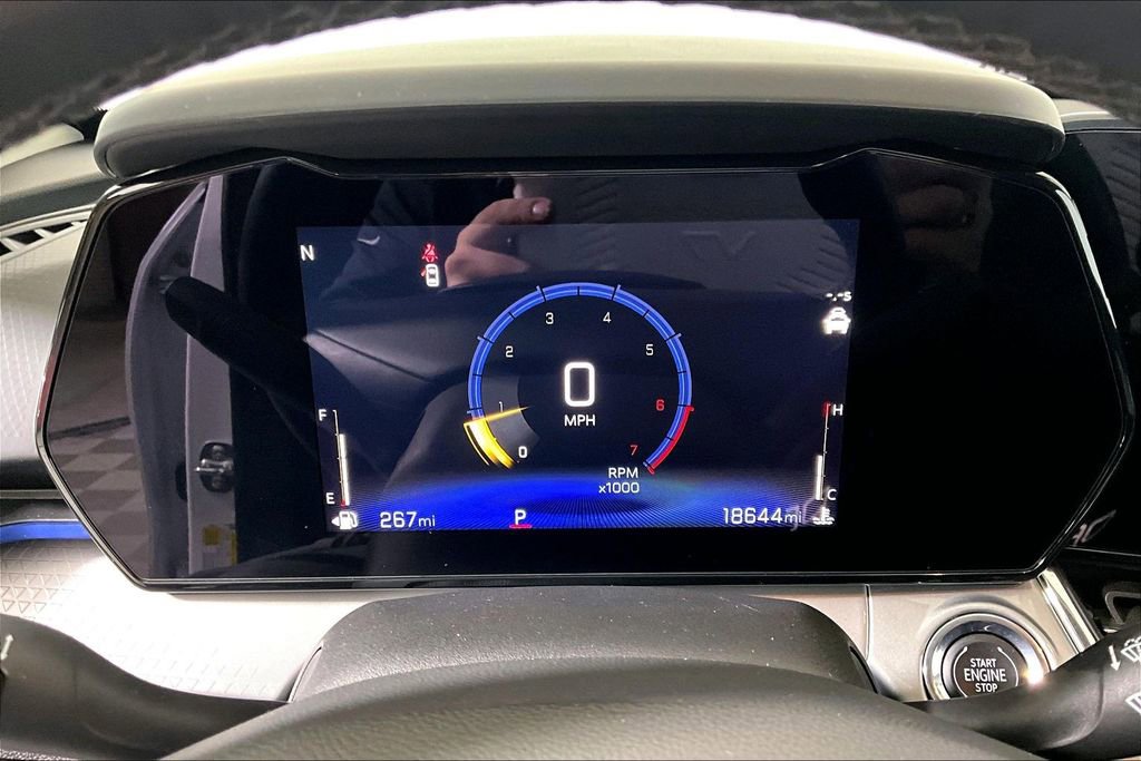 Used 2025 Chevrolet Trax LT w/ LT Convenience Package image 16