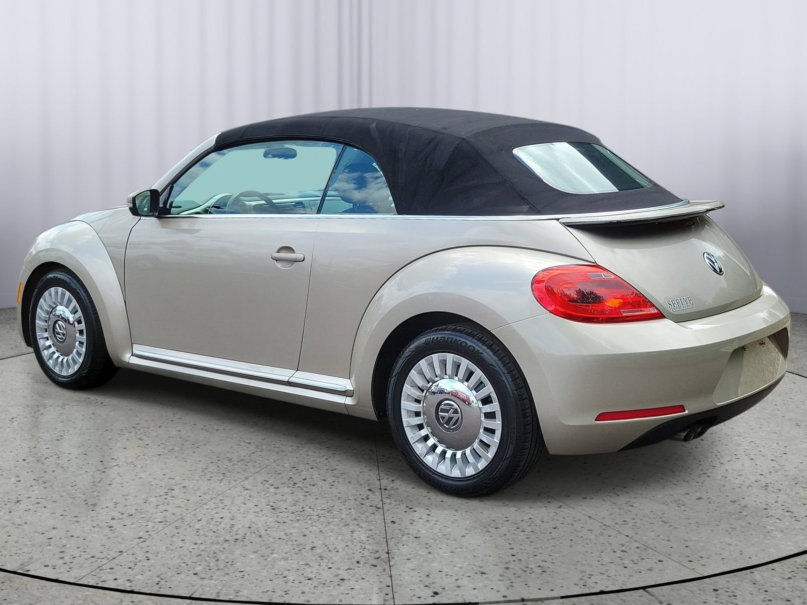 Used 2015 Volkswagen Beetle 1.8T FWD image 4