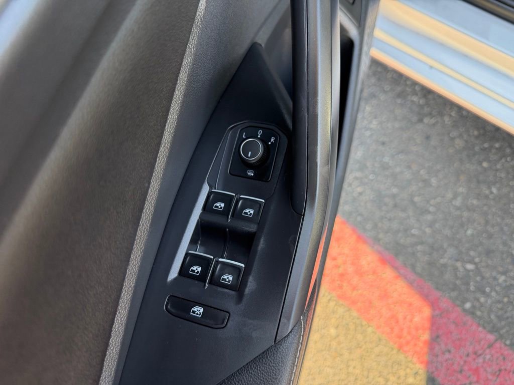 Used 2024 Volkswagen Jetta SE image 14