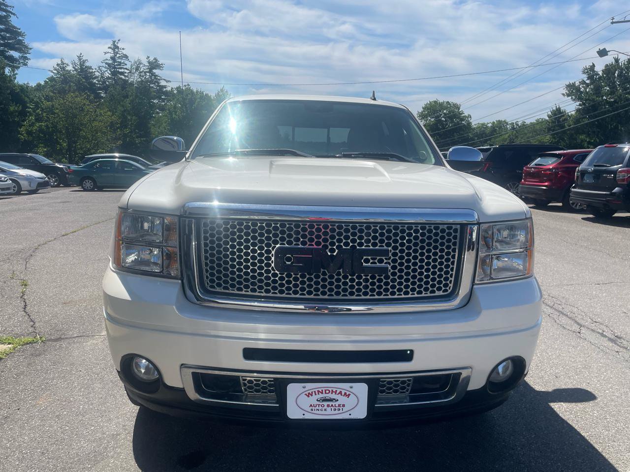 Used 2013 GMC Sierra 1500 Denali AWD/4WD image 2
