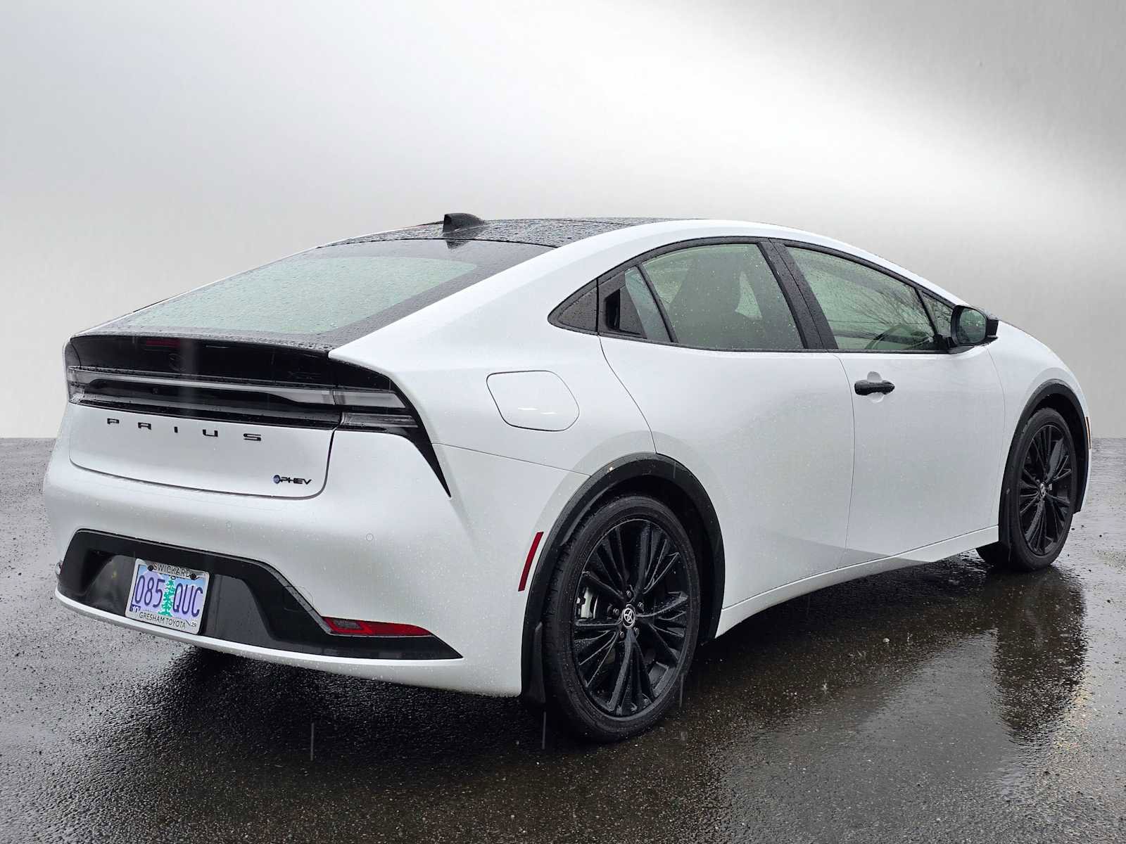 Used 2026 Toyota Prius Plug-In Hybrid image 3