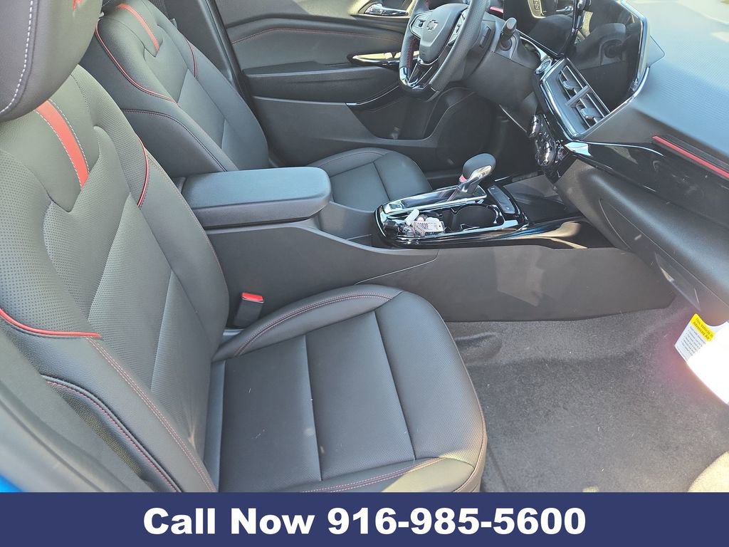 New 2026 Chevrolet Trax RS w/ Sunroof Package image 32