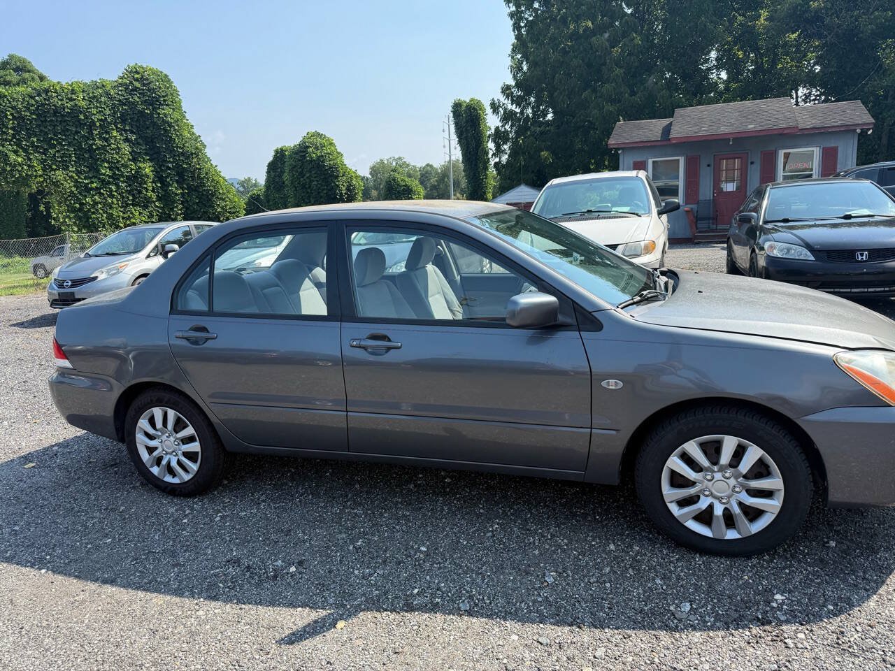 Used 2006 Mitsubishi Lancer ES FWD image 9