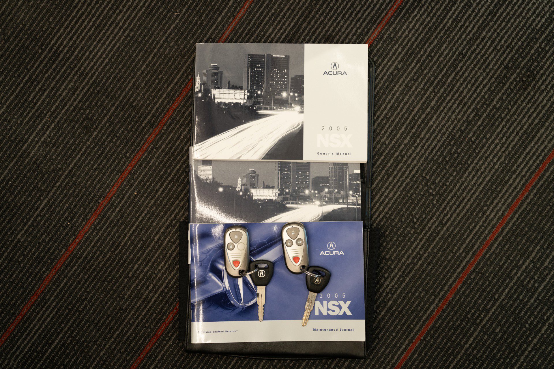 Used 2005 Acura NSX T image 19