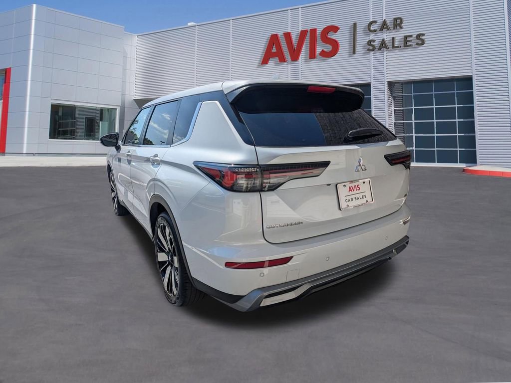 Used 2025 Mitsubishi Outlander SE AWD/4WD image 9