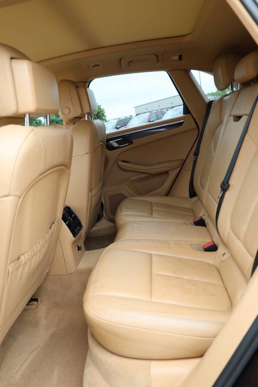 Used 2015 Porsche Macan S AWD/4WD image 17