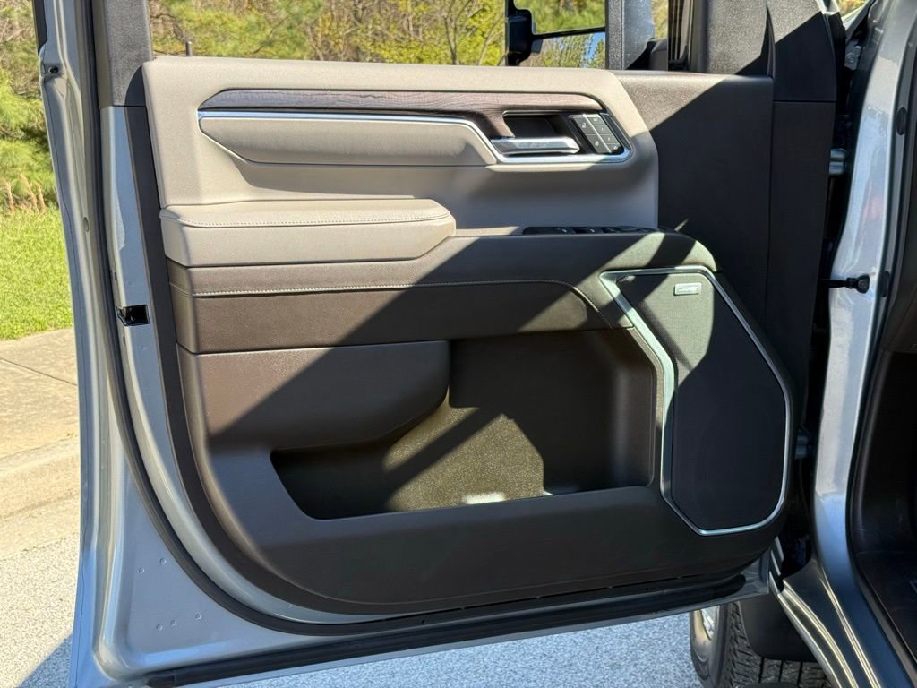 Used 2024 Chevrolet Silverado 3500 LTZ w/ LTZ Plus Package image 25