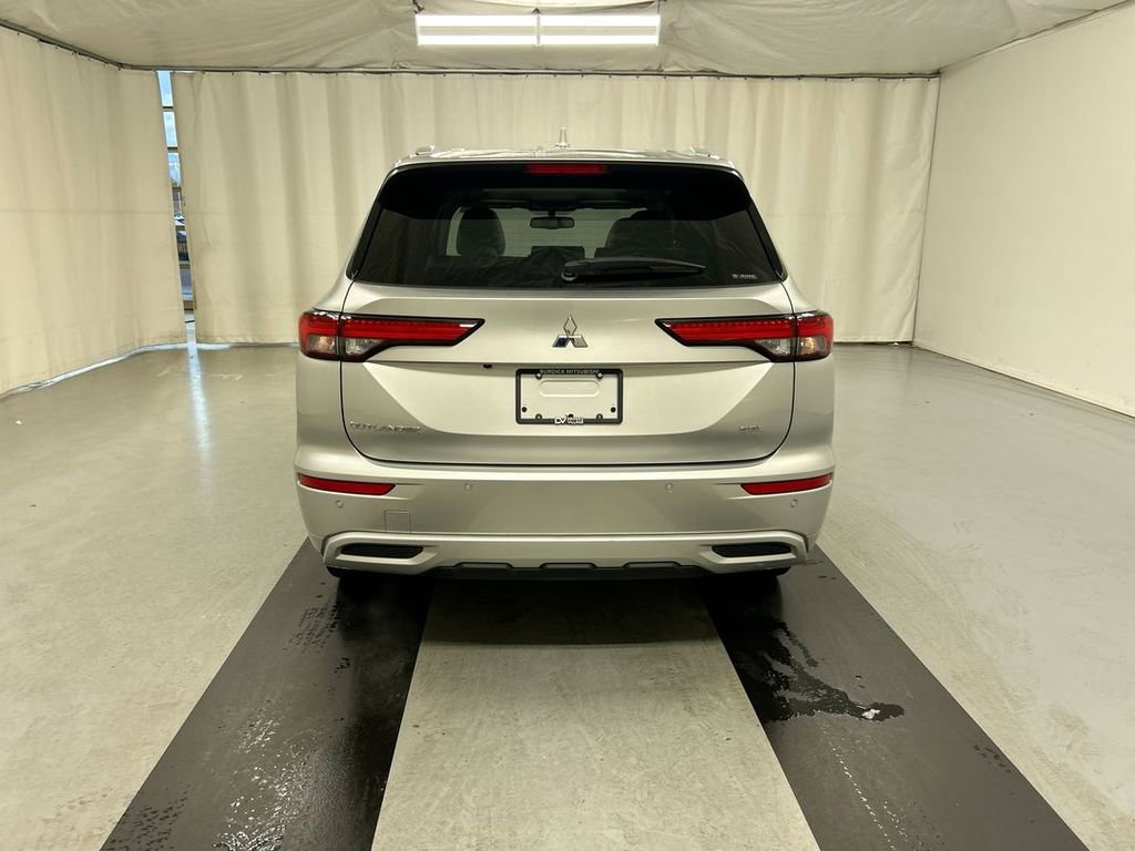 Used 2023 Mitsubishi Outlander SEL AWD/4WD image 23