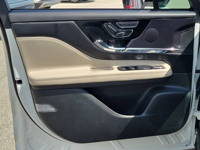 Certified 2025 Lincoln Corsair Grand Touring w/ Jet Appearance Package AWD/4WD image 17