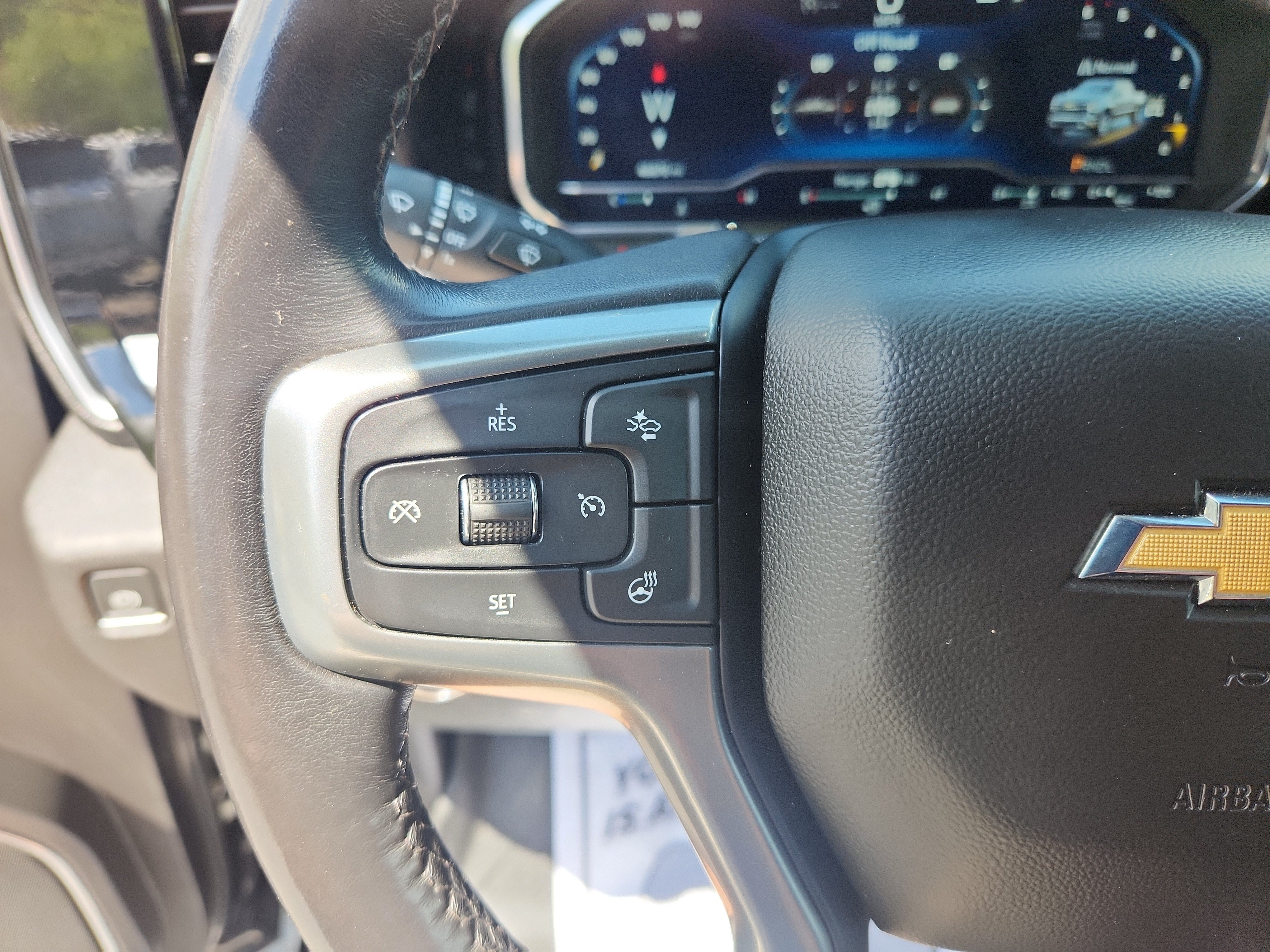 Used 2022 Chevrolet Silverado 1500 LT AWD/4WD image 28