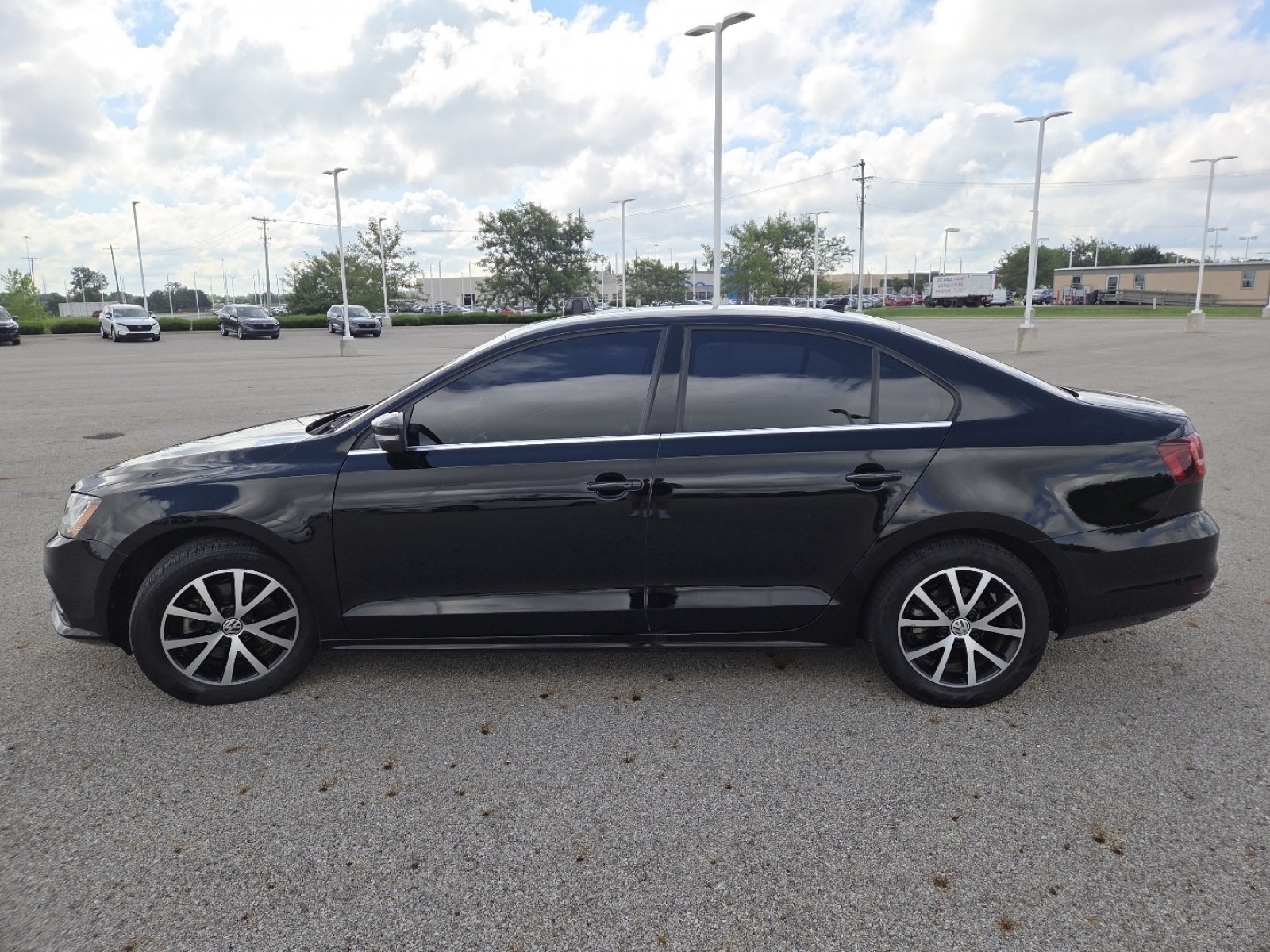 Used 2018 Volkswagen Jetta SE FWD image 13