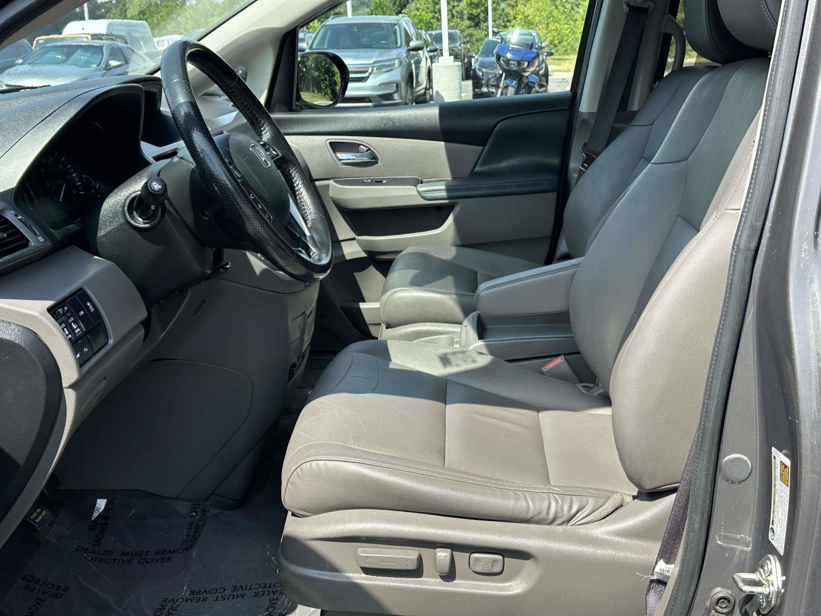Used 2016 Honda Odyssey Touring image 4