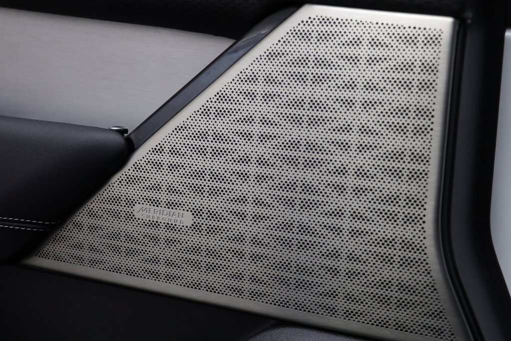 Used 2023 Land Rover Range Rover Velar R-Dynamic S image 7