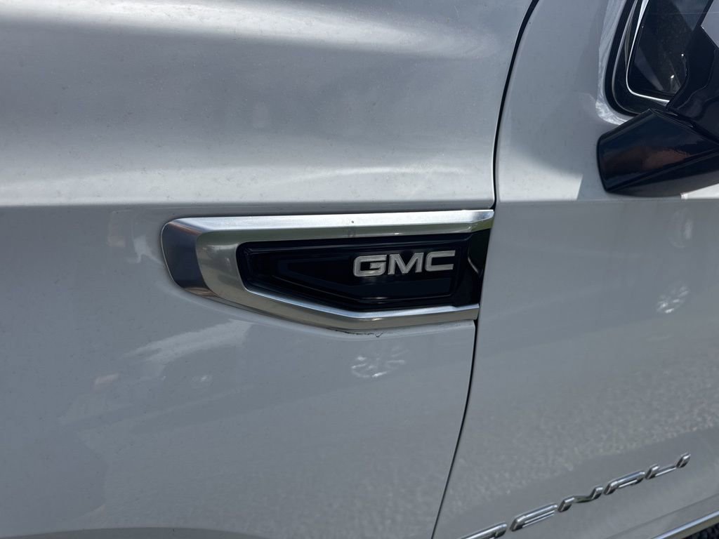 Used 2024 GMC Yukon XL Denali image 13