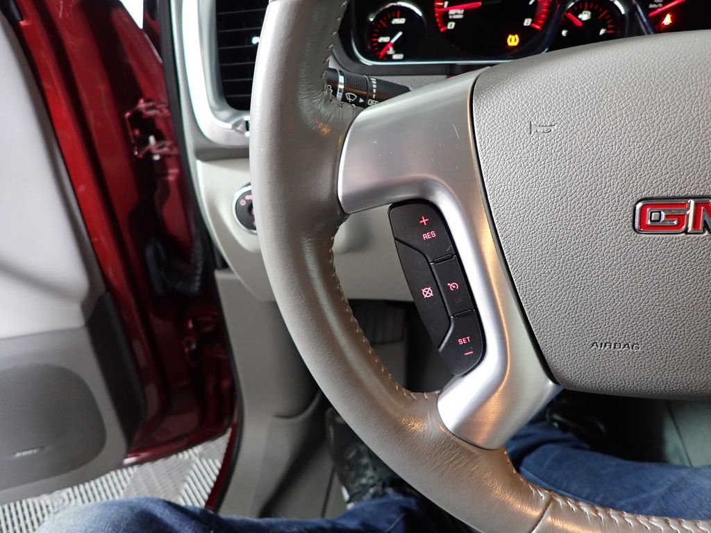 Used 2015 GMC Acadia SLT image 28