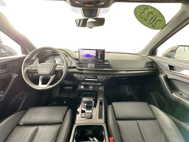 Used 2023 Audi Q5 2.0T Premium w/ Convenience Package AWD/4WD image 3