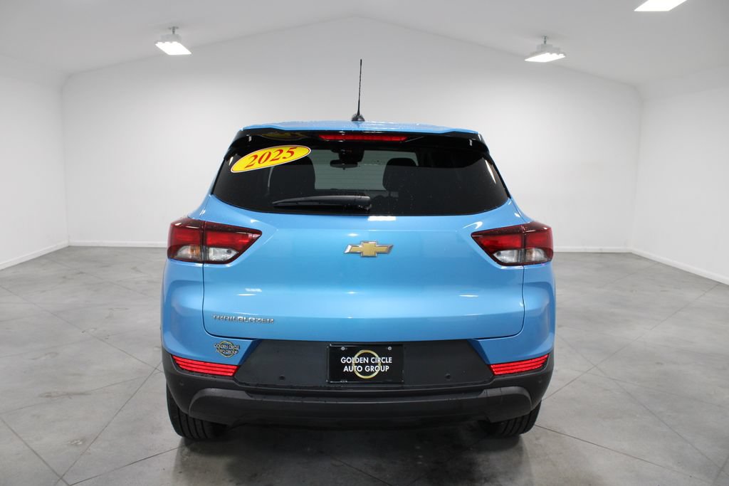 Used 2025 Chevrolet TrailBlazer LS w/ LS Convenience Package FWD image 8
