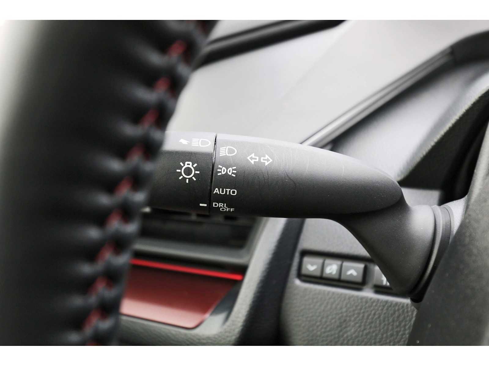 Used 2025 Toyota Prius XSE image 17