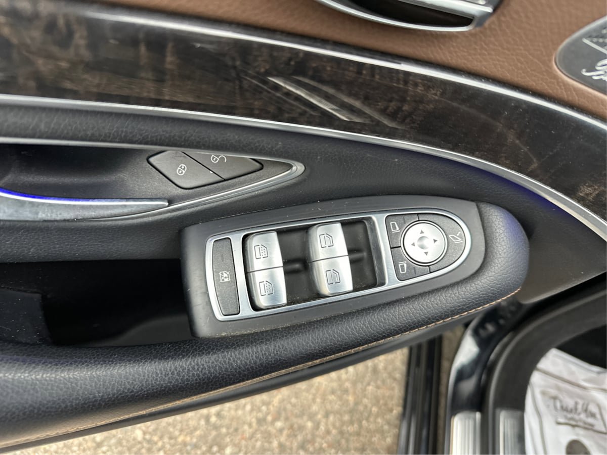 Used 2017 Mercedes-Benz S 550 4MATIC Sedan image 35