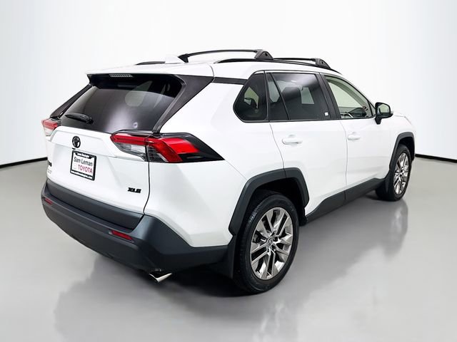 Used 2023 Toyota RAV4 XLE Premium image 7