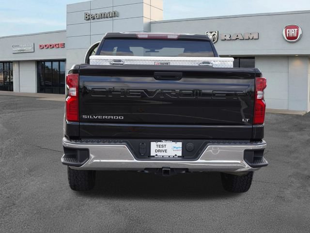 Used 2020 Chevrolet Silverado 1500 LT AWD/4WD image 6
