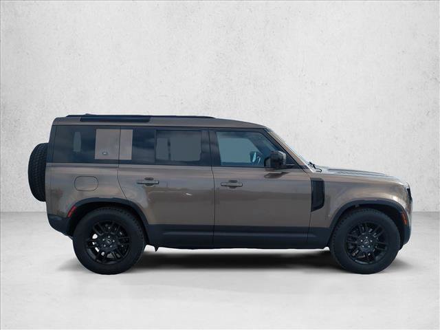 Used 2023 Land Rover Defender 110 S AWD/4WD image 4