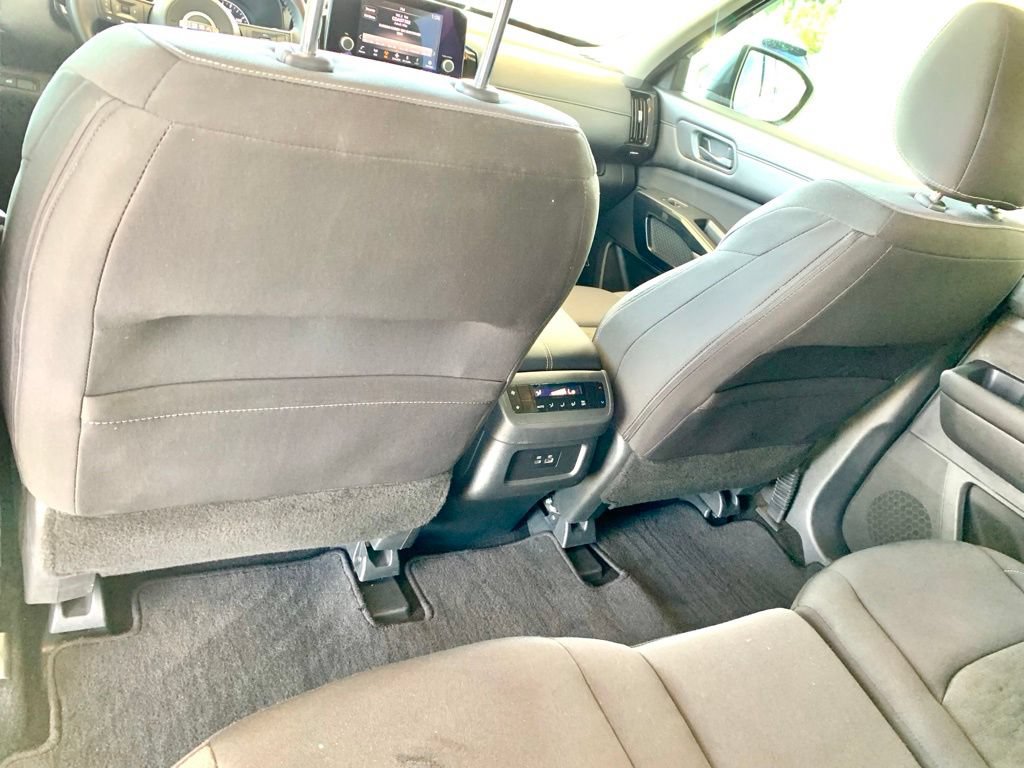 Used 2025 Nissan Pathfinder SV FWD image 19