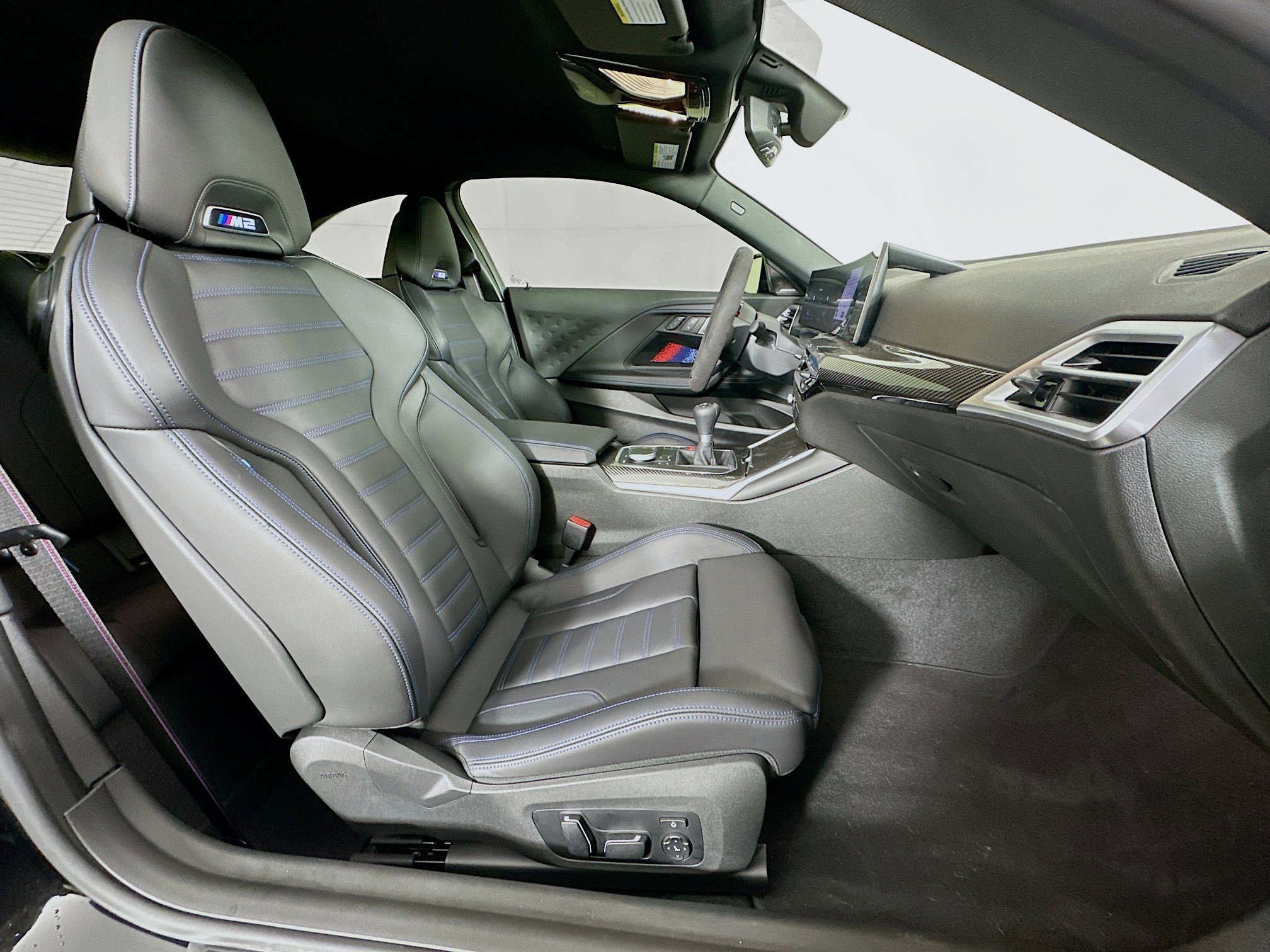 Used 2025 BMW M2 image 31