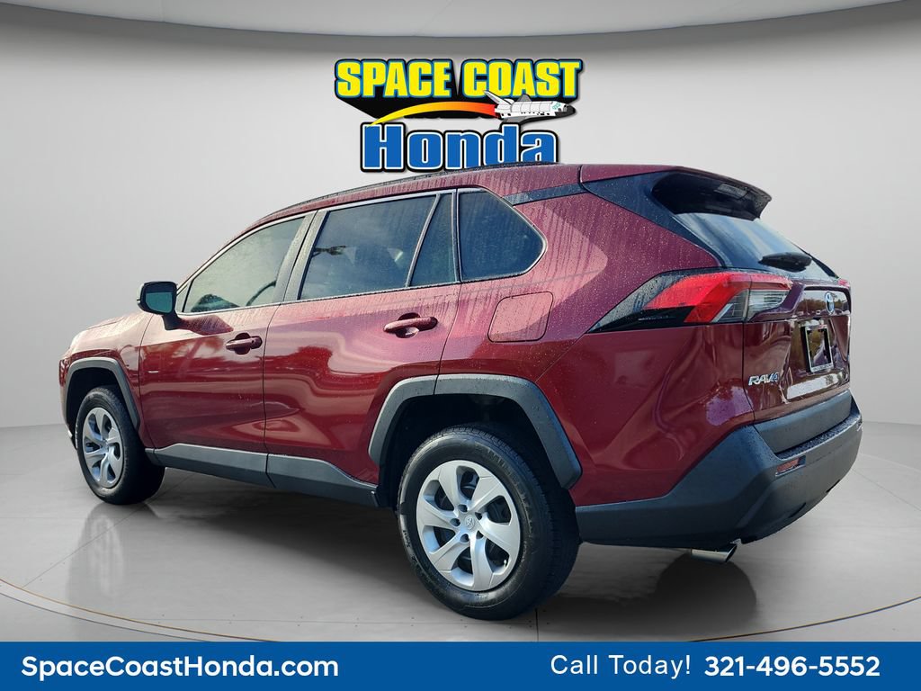 Used 2020 Toyota RAV4 LE FWD image 5