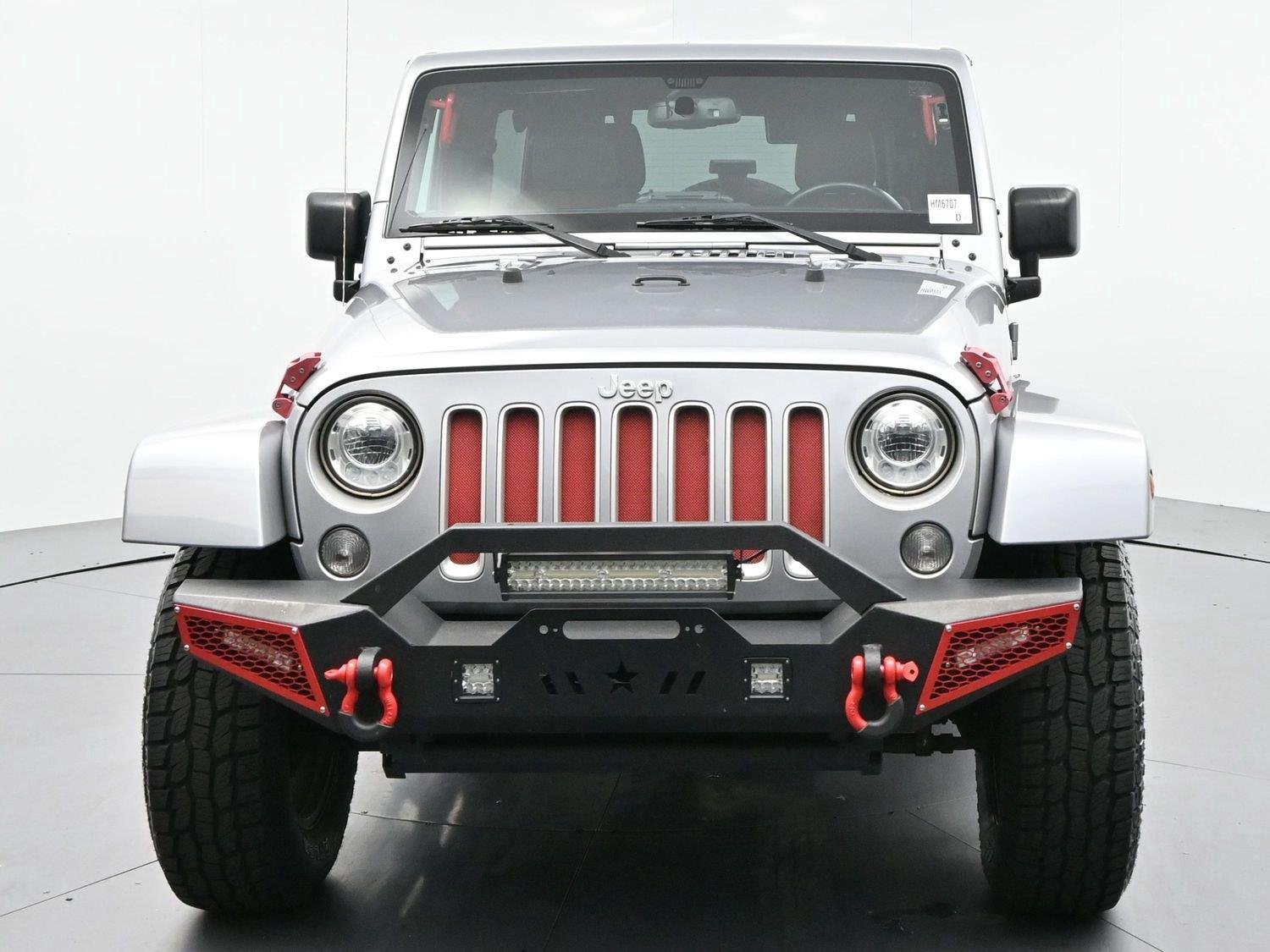 Used 2017 Jeep Wrangler Unlimited Sahara w/ Dual Top Group AWD/4WD image 3